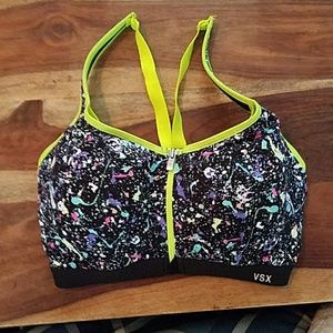 Front close sports bra